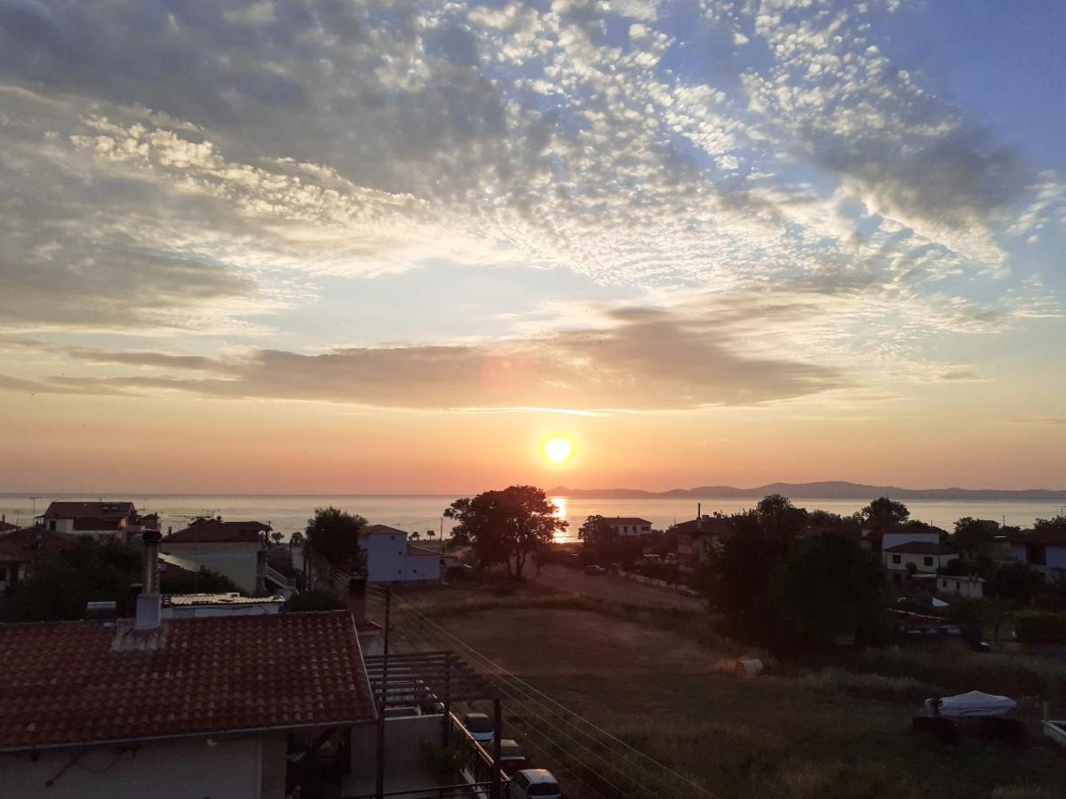 Pola'S Loft Daire Ierissos Dış mekan fotoğraf